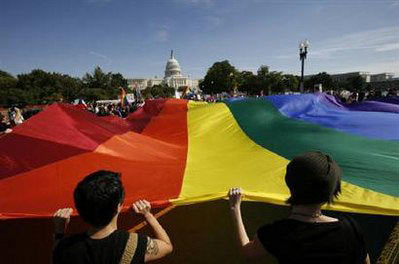 US military told to accept gay recruits