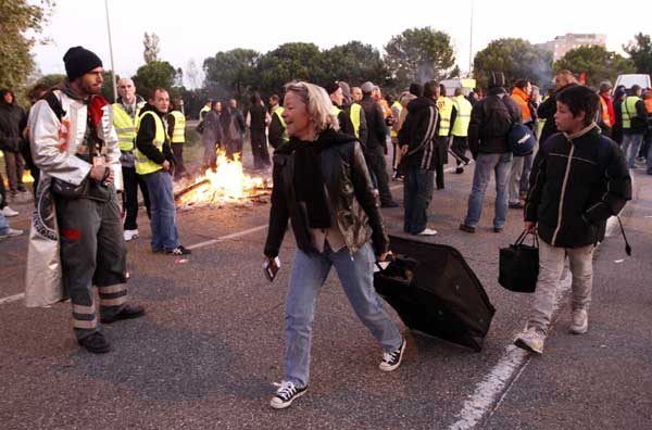 French protesters block Marseille airport