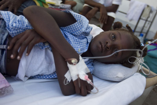 Patients crowd as cholera kills 259 in Haiti