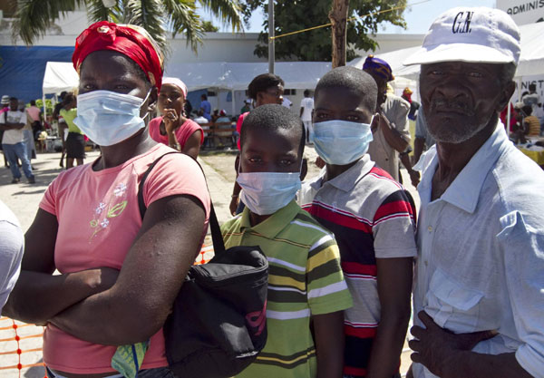 Patients crowd as cholera kills 259 in Haiti