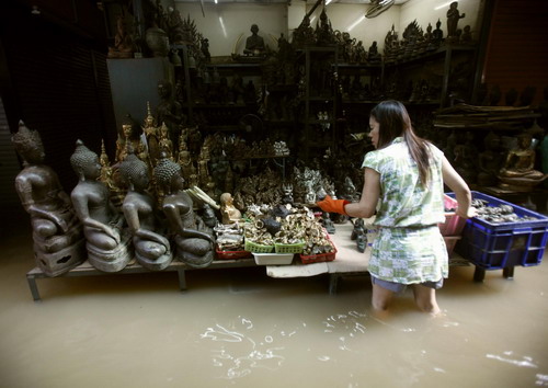 2 weeks of flooding in Thailand kill 57 people