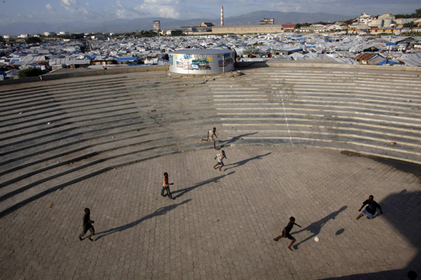Confusion, fear as Haiti camps evacuate for storm