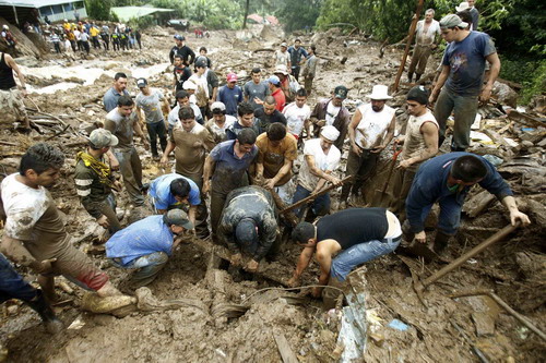 Costa Rica landslide kills 20; at least 14 missing