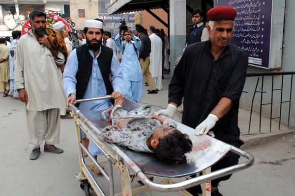 Suicide bomber kills 50 in Pakistani mosque