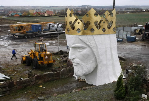 Giant crowned Jesus statue stands in Poland