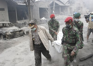 Deaths from Indonesian volcano hit 92, rescue continues