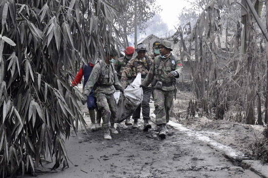 Indonesia volcano burns whole villages; 122 dead