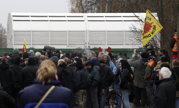 Nuclear train at German depot after turbulent trip