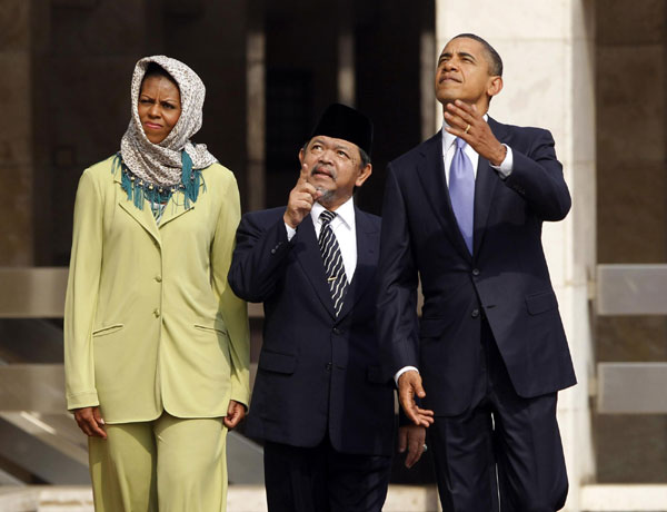 US first lady dons headscarf at Indonesian mosque