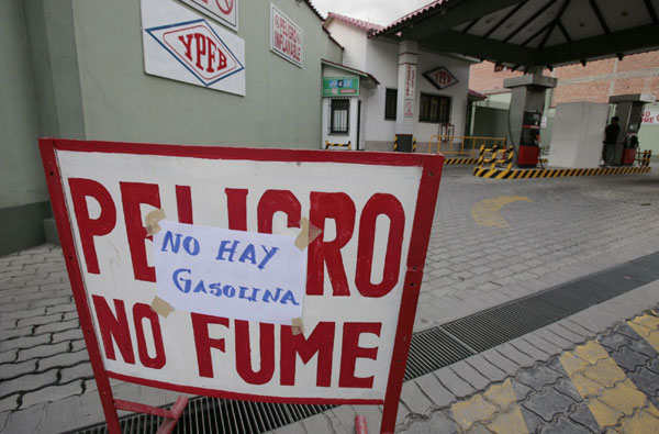 Bolivia hikes gasoline prices 73%; protests hit