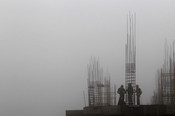 Fog disrupts air, rail services in New Delhi