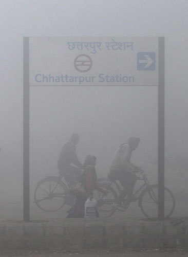 Fog disrupts air, rail services in New Delhi