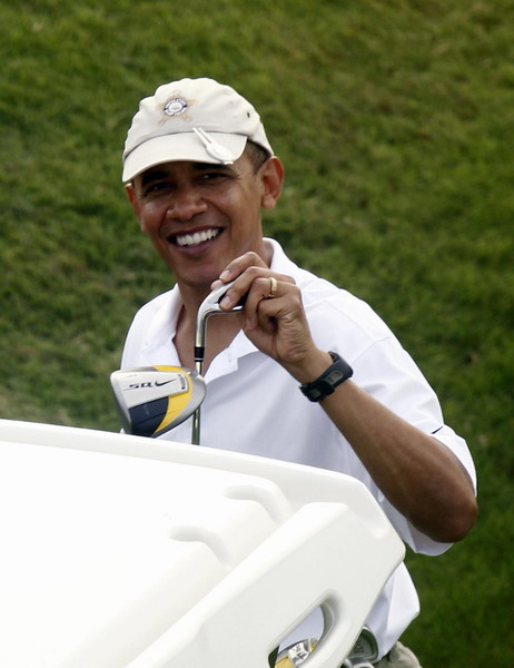 Obama extends Hawaii vacation after delayed start