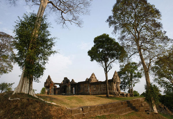 Cambodia-Thai troops exchange fire