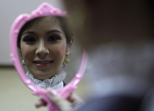 Thai airline recruits ladyboy flight attendants