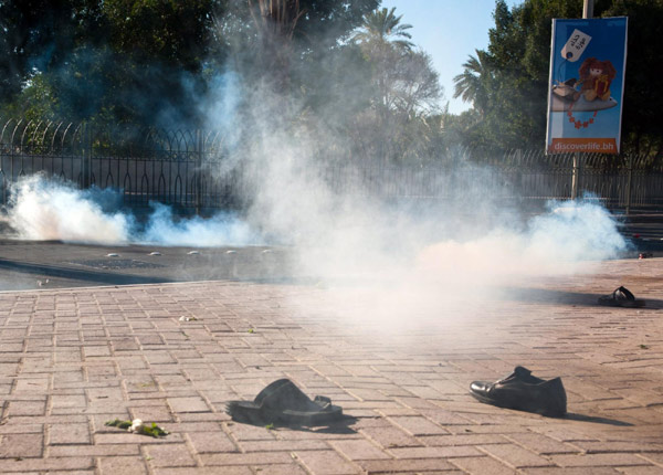 Bahrain protesters camp out ahead of talks