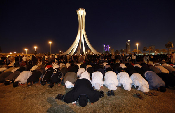 Bahrain protesters camp out ahead of talks
