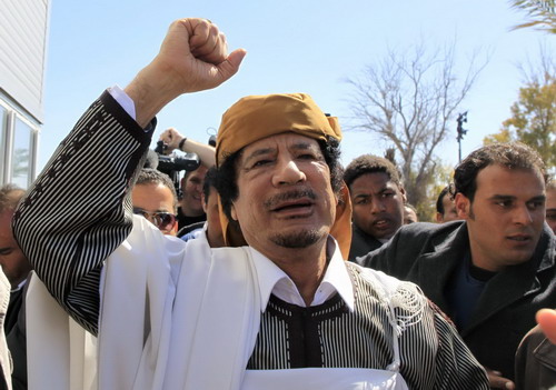 Gadhafi forces hit oil areas