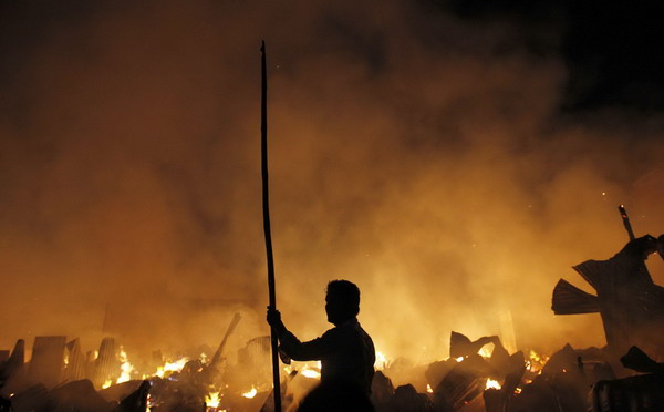 Mumbai slum fire destroys home of Slumdog actor