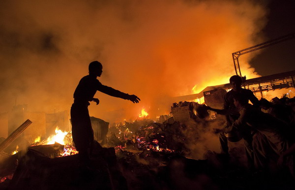 Mumbai slum fire destroys home of Slumdog actor