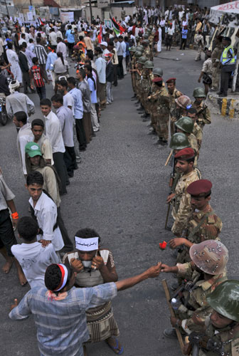 Clerics and tribal leaders call for Saleh to step down