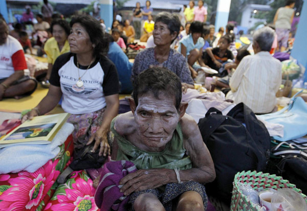 Thai-Cambodia clash restarts, toll at 10