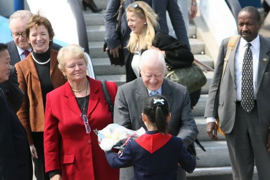 Jimmy Carter arrives in Pyongyang
