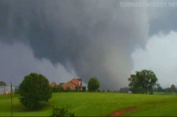 Tornadoes devastate South US, killing at least 281