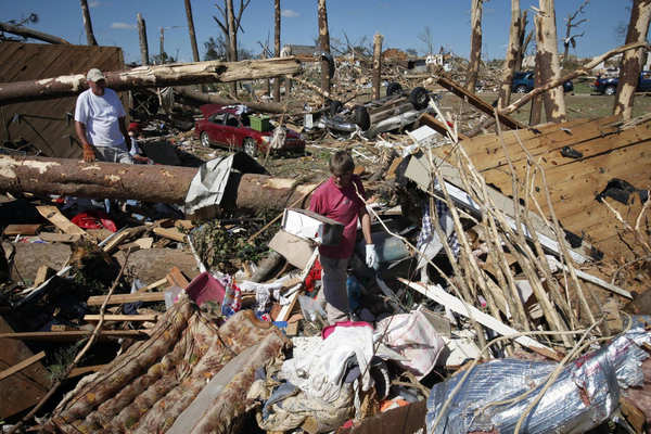 Tornadoes devastate South US, killing at least 281