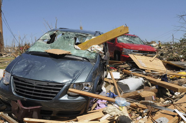 Twister outbreak is second deadliest in US history