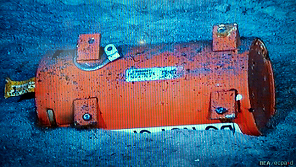 Deep sea search uncovers Air France black box
