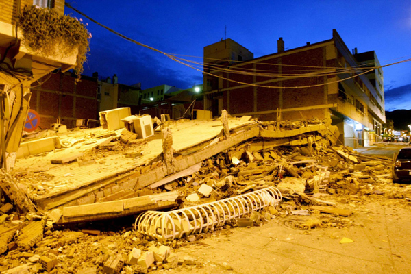 Two quakes in Spain kill 10, injure dozens