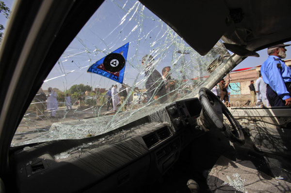 Taliban bomber attacks US vehicles in Pakistan