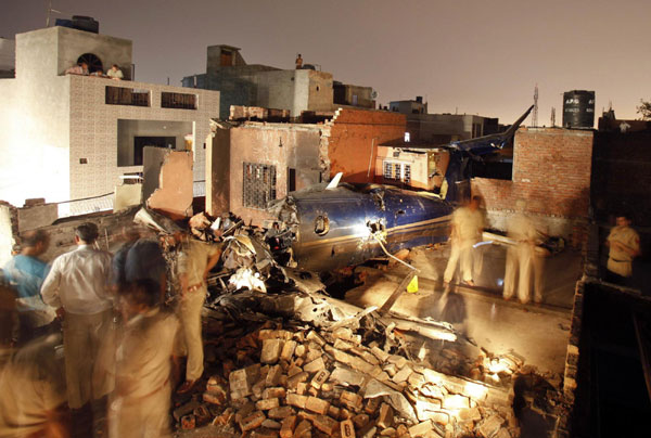 10 killed in plane crash in northern India