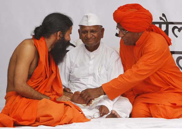 India yoga guru anti-graft fast gains momentum