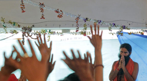 Fasting Indian yoga guru's condition deteriorates