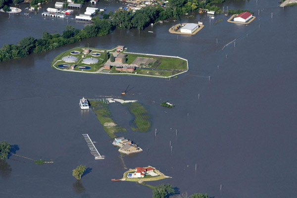 Berm collapses at US nuclear plant