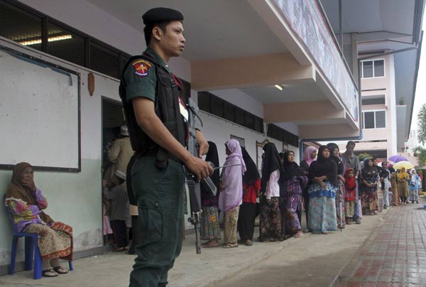 Thaksin party wins Thai election by a landslide: polls