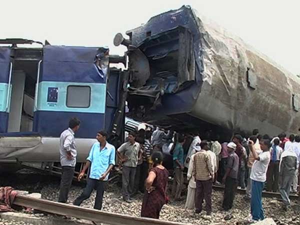 67 dead, 100 injured as train derails in India