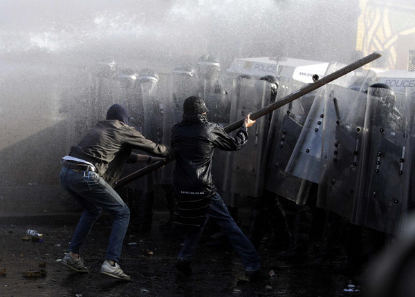 Nationalist riots flare up in Northern Ireland