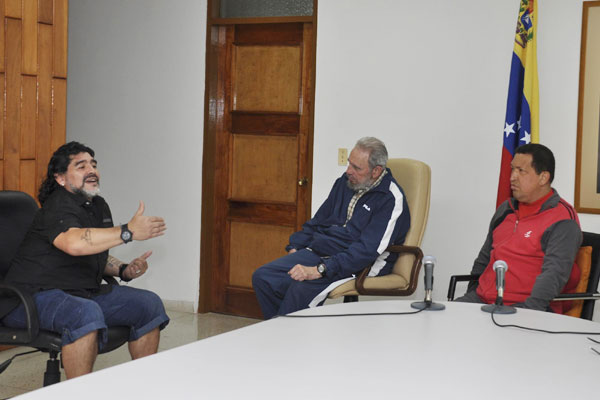 Chavez sings, optimistic after 1st week of chemo