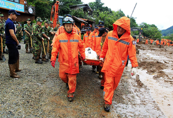 Landslide, flash floods hit S Korea, 41 dead