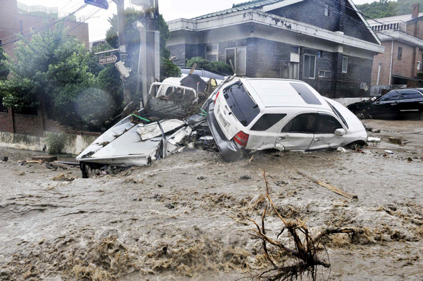 Landslide, flash floods hit S Korea, 41 dead