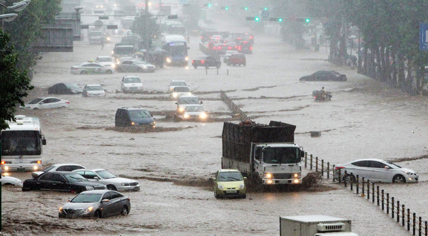 Landslide, flash floods hit S Korea, 41 dead