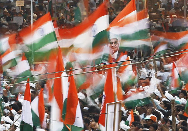 Indian PM appeals Anna to end fast