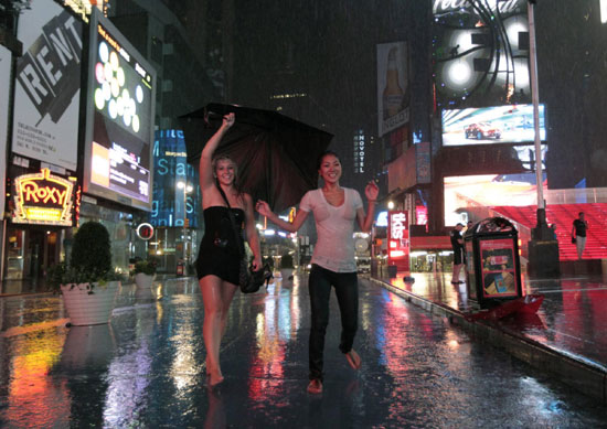 Ferocious Hurricane Irene shuts down NY City