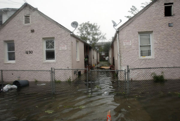 Commuting nightmare after Irene floods northeast