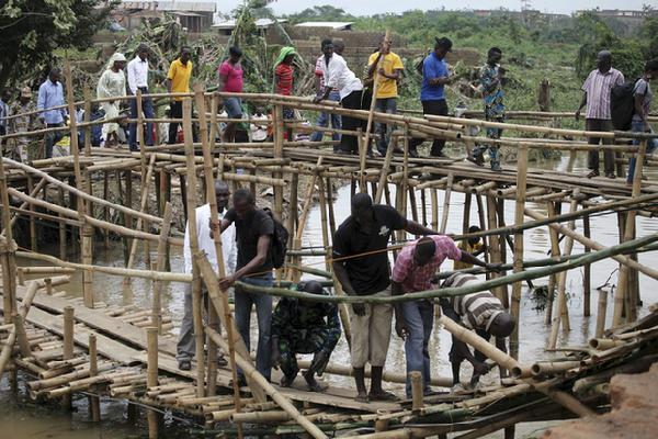 Dam burst kills over 100 in Nigeria