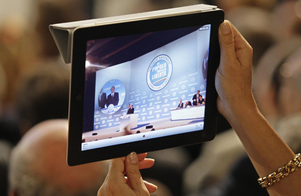 Dutch senators use iPads for meetings