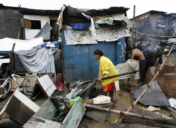 Typhoon Nesat leaves 31 dead in Philippines
